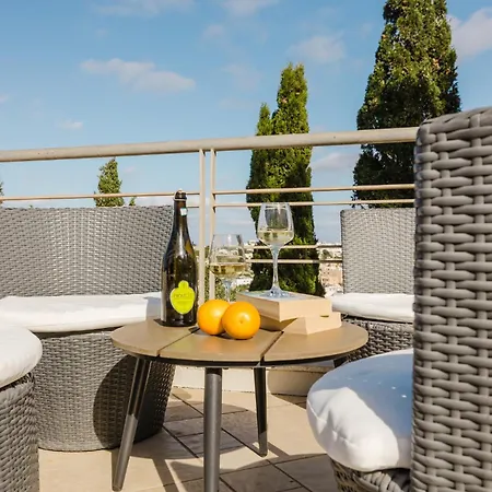 Palm Springs Mellieha By Homely *