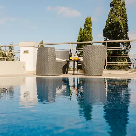 Palm Springs Mellieha By Homely *