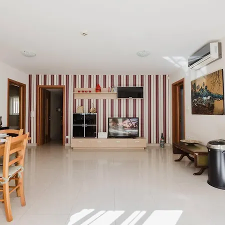 Palm Springs Mellieha By Homely Villa