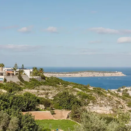 Villa Palm Springs Mellieha By Homely Ix-Xaghra ta' Barra