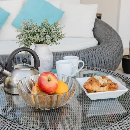 Palm Springs Mellieha By Homely *