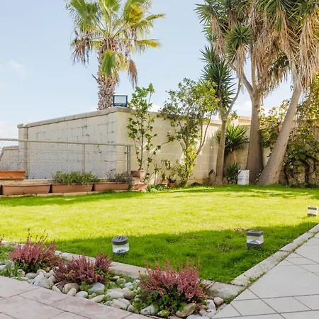 Villa Palm Springs Mellieha By Homely Ix-Xaghra ta' Barra