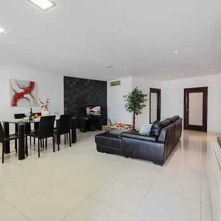 Palm Springs Mellieha By Homely Villa Ix-Xaghra ta' Barra