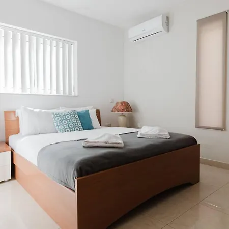 Palm Springs Mellieha By Homely *