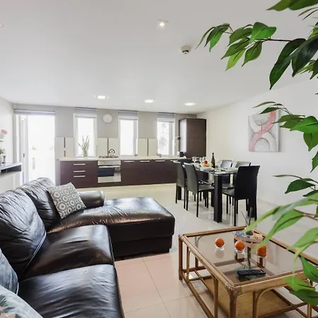 Palm Springs Mellieha By Homely