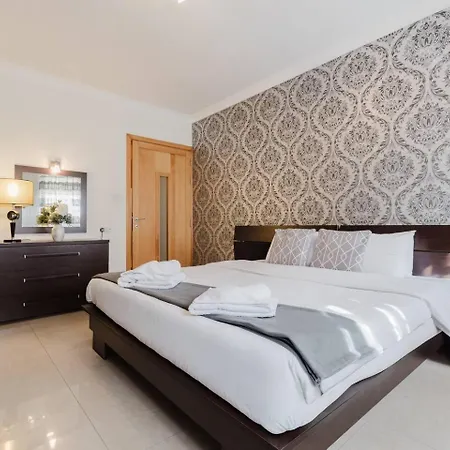 Palm Springs Mellieha By Homely *
