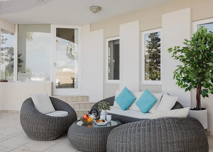 Villa Palm Springs Mellieha By Homely Ix-Xaghra ta' Barra