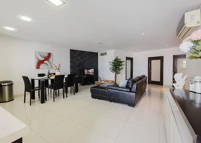 Palm Springs Mellieha By Homely Villa Ix-Xaghra ta' Barra