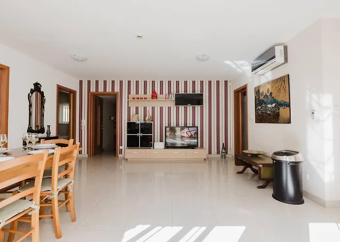 Palm Springs Mellieha By Homely Villa