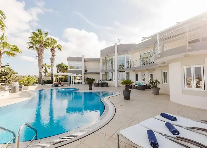 Palm Springs Mellieha By Homely *