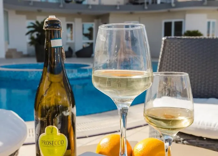 Villa Palm Springs Mellieha By Homely