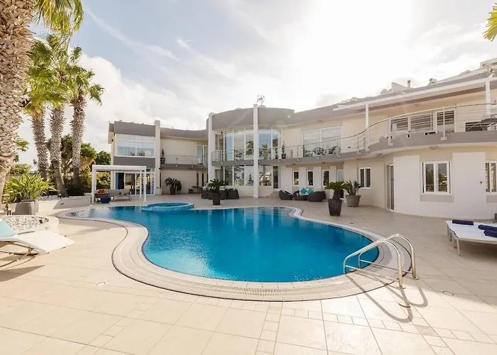 Villa Palm Springs Mellieha By Homely *