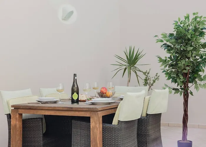 Palm Springs Mellieha By Homely *