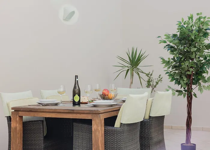 Palm Springs Mellieha By Homely *